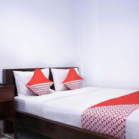 Hotel Oyo 245 Juana 21 à Jakarta Extérieur photo