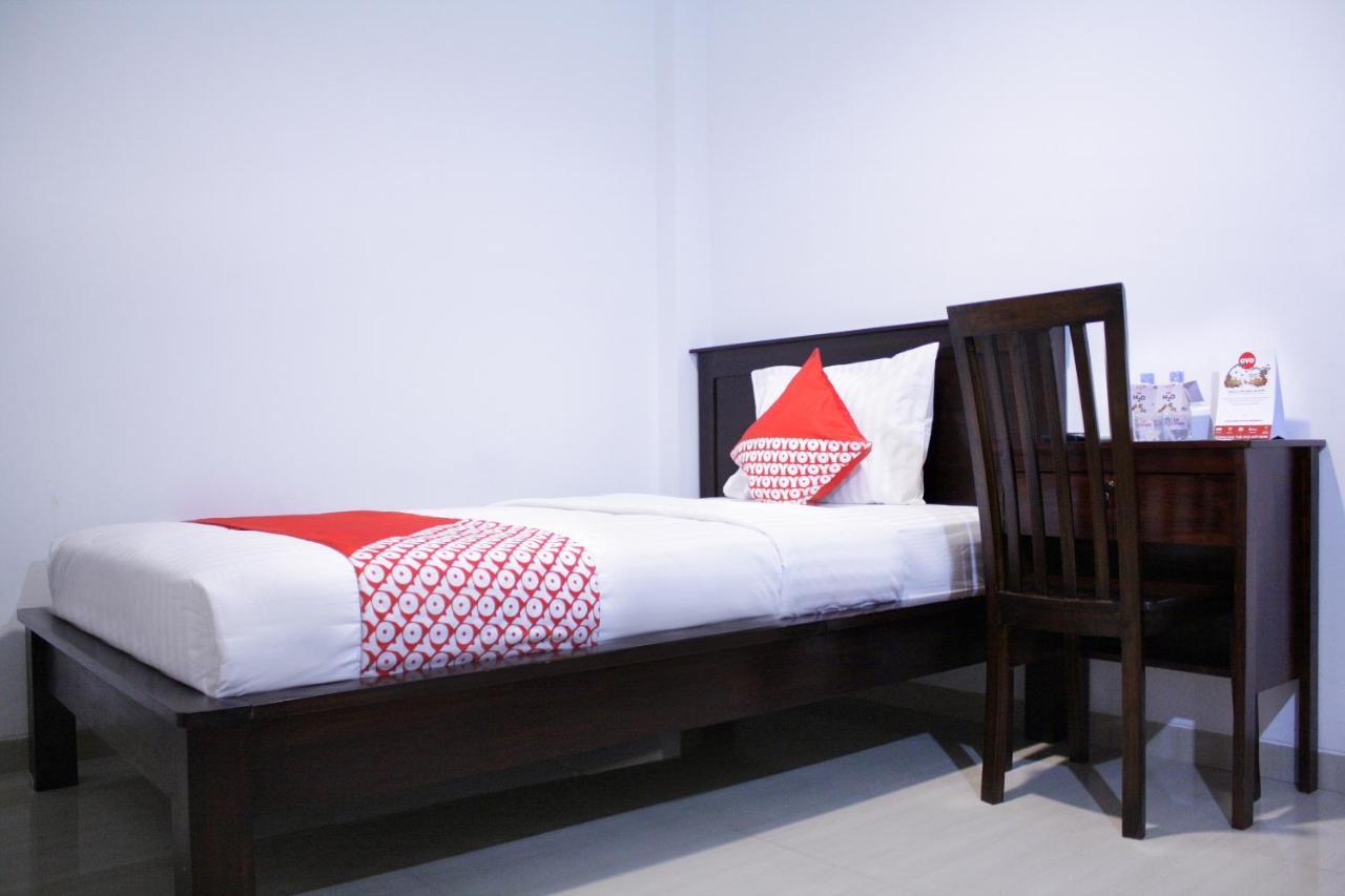 Hotel Oyo 245 Juana 21 à Jakarta Extérieur photo