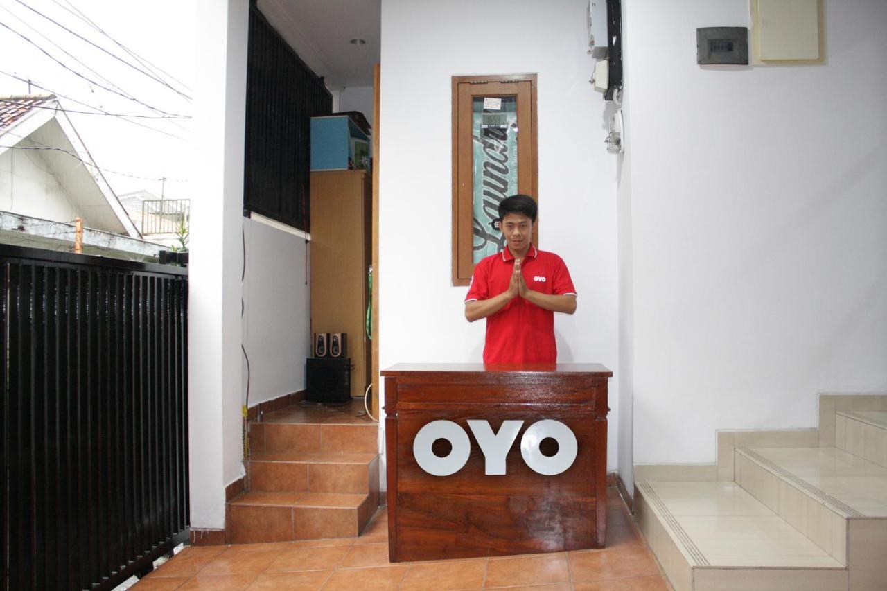 Hotel Oyo 245 Juana 21 à Jakarta Extérieur photo